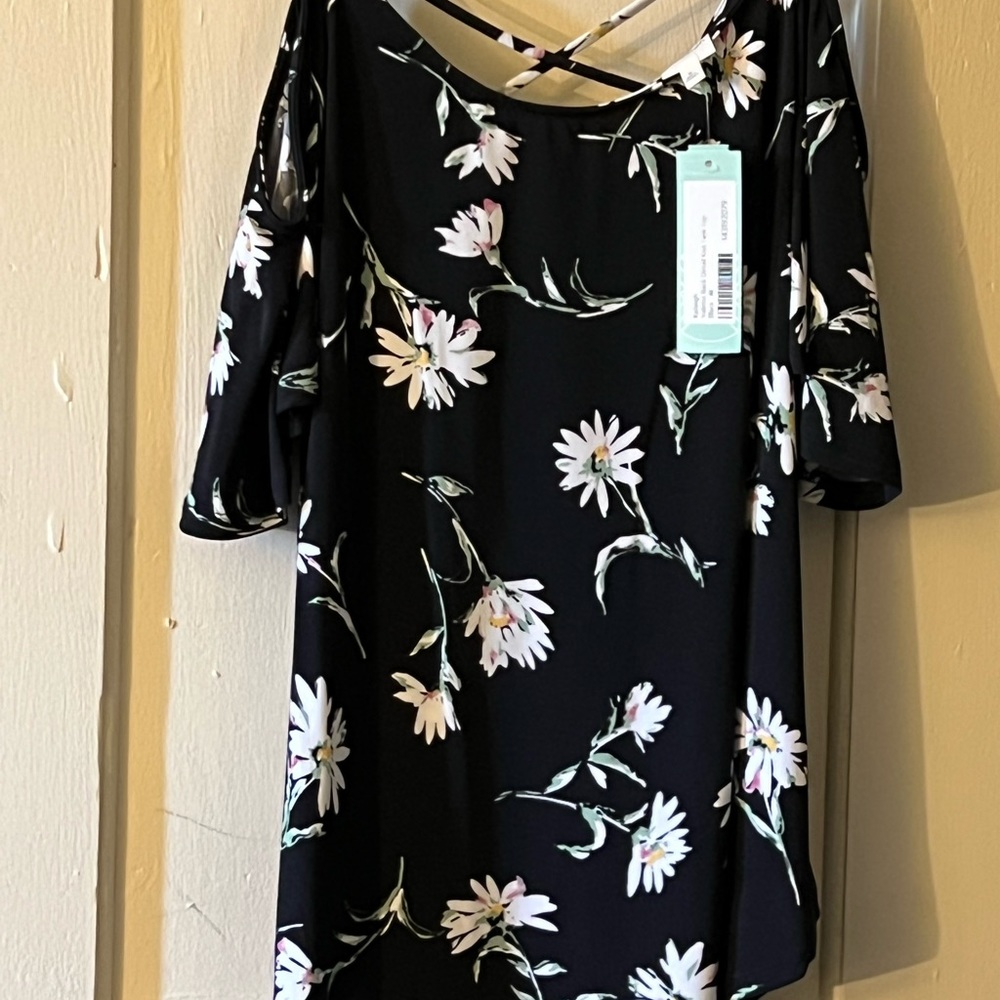Kaileigh black floral shirt size M